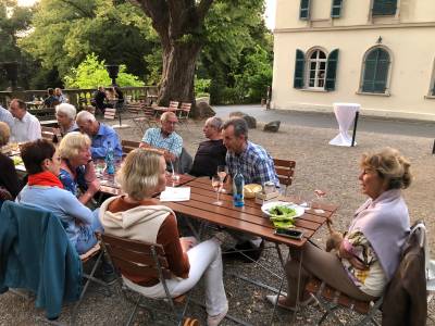 Interessante Gesprche ber politische Themen machten den Abend kurzweilig.