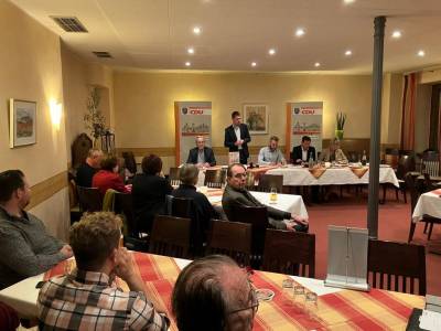 Als Fraktionsvorsitzender berichtete Max Panhans ber die in der Gemeindevertretung behandelten Themen.