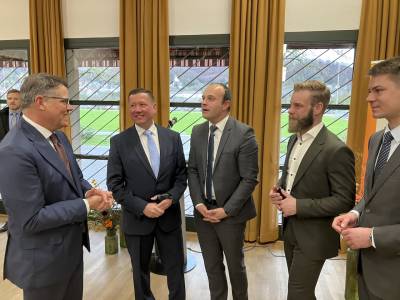 Rhein im Gesprch mit Kreissl, Khler, Schimmel und Panhans.