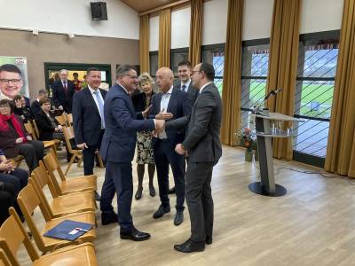 Rhein begrt G. Milde und Lutz Khler.