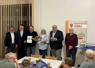 Vlnr: Alexander Kreissl, Max Panhans, Robert Nawrath, Rosemarie Klingelhffer, Dr. Thomas Fischbach und Harald Spalt