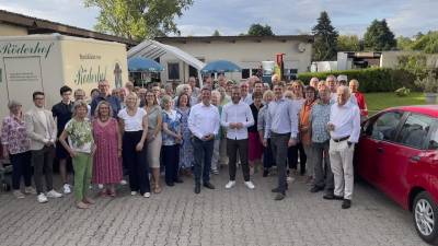 Gruppenbild nach einem gelungenen Abend mit vielen guten Gesprchen.