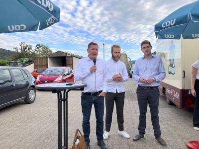 Alexander Kreissl gab einen kurzen Rckblick ber erfolgte und geplante Sanierungen sowie den Wunsch die groen Projekte erfolgreich zu Ende zu fhren.