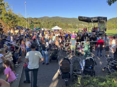 Nach 18 Uhr gab es zum Abschlu Musik und Tanz. Es war ein wunderbarer Weltkindertag.