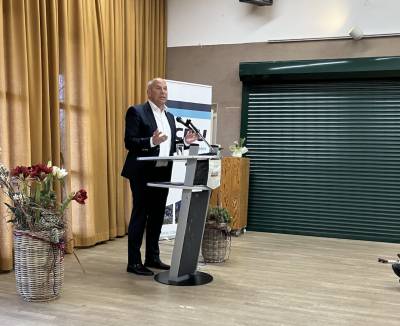 Poseck, der zuknftig dem Innenministerium vorstehen wird, ging in seiner Rede auf die Regierungsbildung der neuen schwarz-roten Koalition ein und kommentierte kritisch das Handeln der Bundesregierung. 