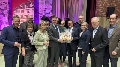 Zur Abordnung der CDU, die Kreissl dankten, gehrt auch der Landtagsabgeordnete Max Schimmel (li.).