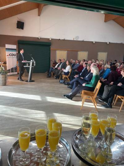 Unser Vorsitzender, Max Panhans erffnete den Empfang mit einer kurzen Neujahrsansprache. Er  ging auf kommunale Themen, wie auch den laufenden Bundestagswahlkampf ein.