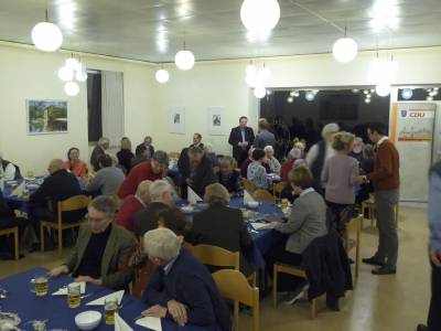 Kurz vor 19 Uhr waren im Haus Hufnagel schnell alle Pltze besetzt.
