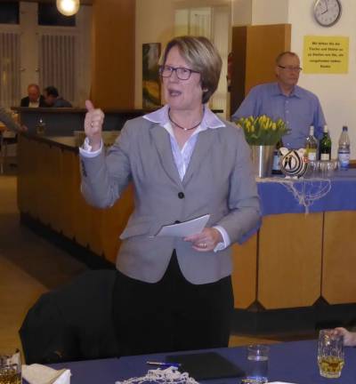 Wolff entlarvte den SPD-Kandidaten Schulz als Populisten, dessen Themen im krassen Gegensatz zu den jeweiligen Aussagen der SPD Regierungsmitglieder stehen. 