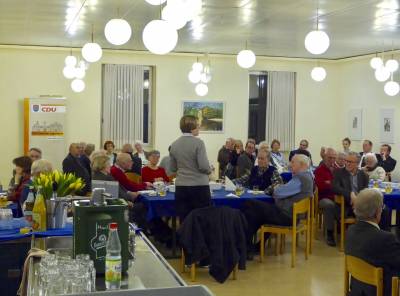 Sie verwies dazu auf die Erfolge der Landesregierung bei Sicherheit, Bildung und Forschung.