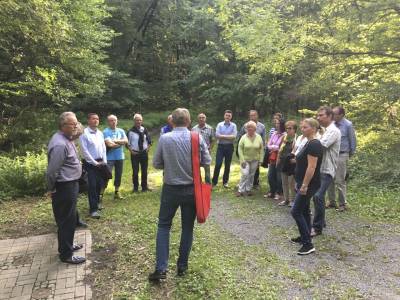 Dabei wurde deutlich, dass durch Zusammenlegung der Kommunen zuvor eigenstndige Wasserversorgungen der Gemeinde verbunden werden mussten.