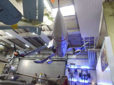 Flugzeuge aller Art sind auch vorhanden, hier ein Starfighter F-104 und eine Focke-Wulf FW-190.