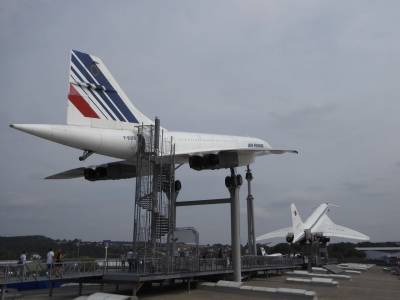 Die beiden berschallverkehrsflugzeuge Concorde und TU-144 sind die Publikumsmagneten.