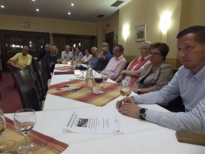 Brgermeisterkandidat Alexander Kreissl konnte zum Ende lokale Themen kompetent erlutern.