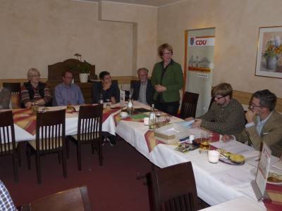 Gruworte gab es von Karin Wolff, MdL und Brgermeisterkandidat Alexander Kreissl.