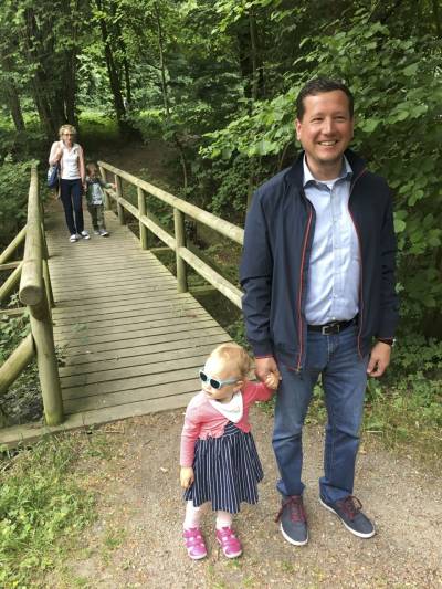 Auch Brgermeister Alexander Kreissl ist mit der Familie dabei.