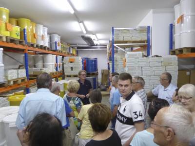 Aufbereitung, Abfllung und Lagerung waren die nchsten Stationen bei der Fhrung.