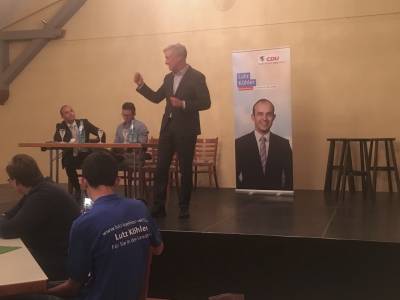 Seinem berzeugenden Vortrag folgte eine intensive Diskussion ber aktuelle Themen.