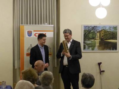 Im Anschluss an diesen Vortrag bedankte sich der Vorsitzende bei Herrn Burghardt fr sein Kommen. 