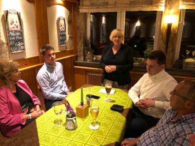 Birgit Heitland, MdL informierte zu neuen Themen aus Wiesbaden.