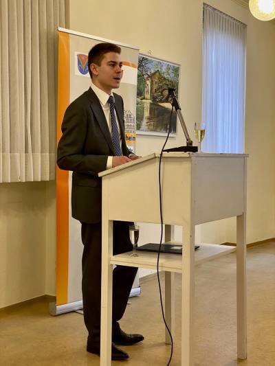 Der Vorsitzende Max Panhans begrte die Gste und ging in seiner Ansprache auf die Kommunalpolitik ein.