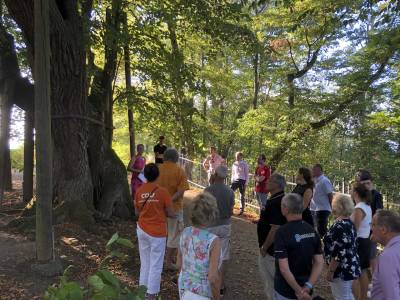 Weiter ging es ber die Zehnteiche, wo frher das rtliche Gericht tagte.