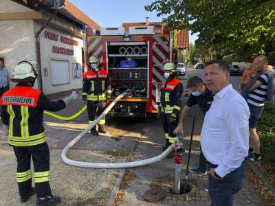 Brgermeister Kreissl konnte sich von dem sehr guten Trainingsstand der Jugendfeuerwehr berzeugen.