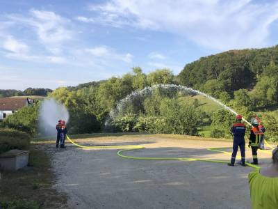 Das Anschlieen der Lschschluche klappte bestens.