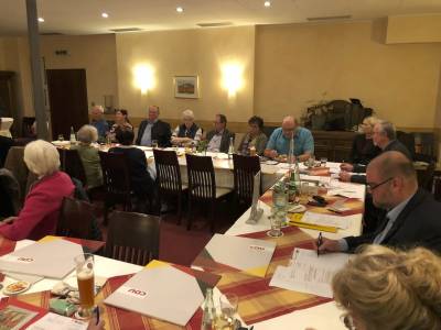 Versammlungsleiter Niels Starke fhrte zgig durch die Vorstands- und Delegiertenwahlen.