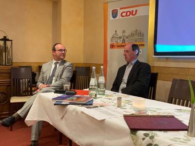 Zahlreiche Fragen z. B. auch zu den Kosten fr den Pakt fr den Nachmittag konnte Khler schlssig beantworten.