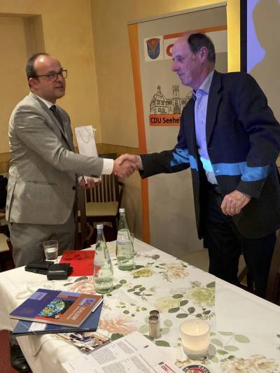 Jrgen Neipp bedankte sich bei Lutz Khler fr den sehr informativen und gleichzeitig kurzweiligen Abend.