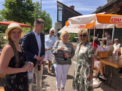 Max Panhans und Karin Neipp im Gesprch mit Birgit Heitland, MdL.